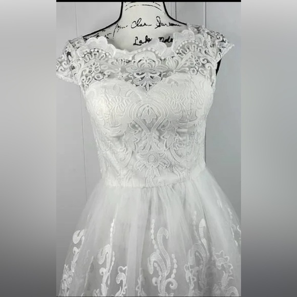 White lace dress! - Picture 3 of 5